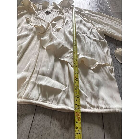 A New Day beautiful, elegant cream, silky blouse, plus size 2X - Picture 8 of 12